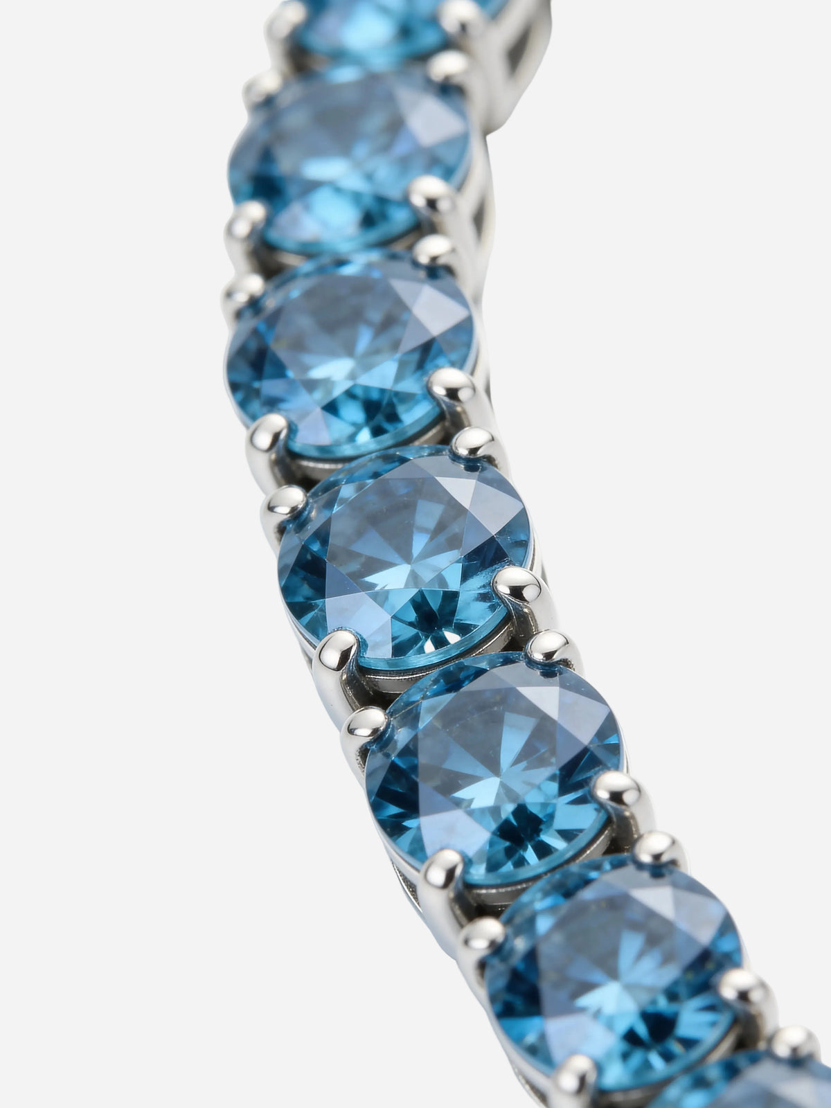 Silbernes Tennisarmband mit blauen Zirkonia-Steinen, Glieder mit Kugelösen