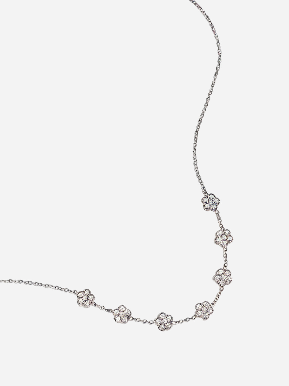 Floréa Halskette in Silber mit Blumen-Anhängern und feiner Kette